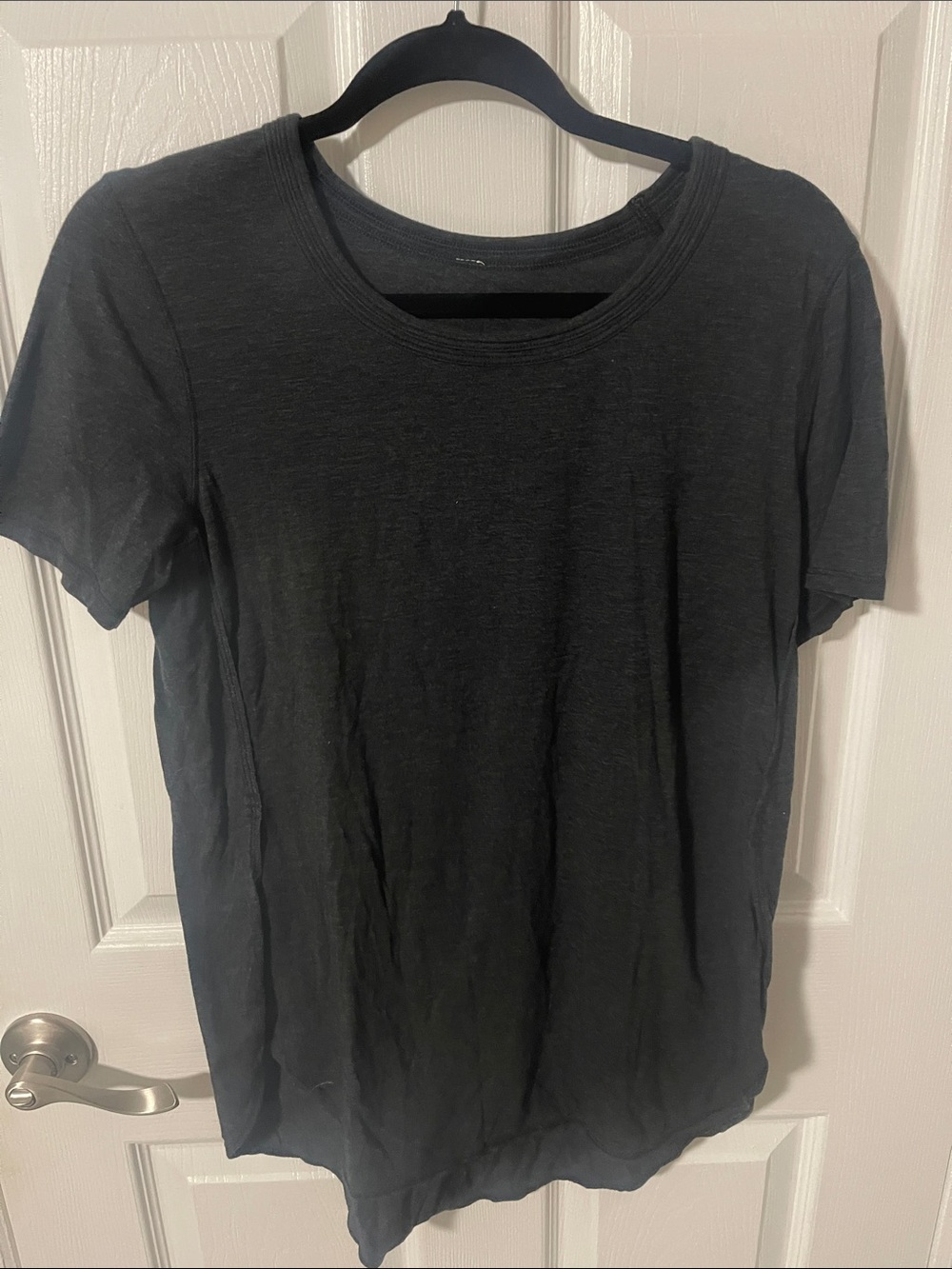 lululemon Athletica Gray Short Sleeve Crewneck Tee